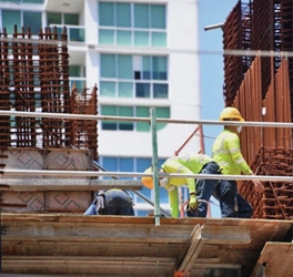 Construcción y Bienes & Raíces